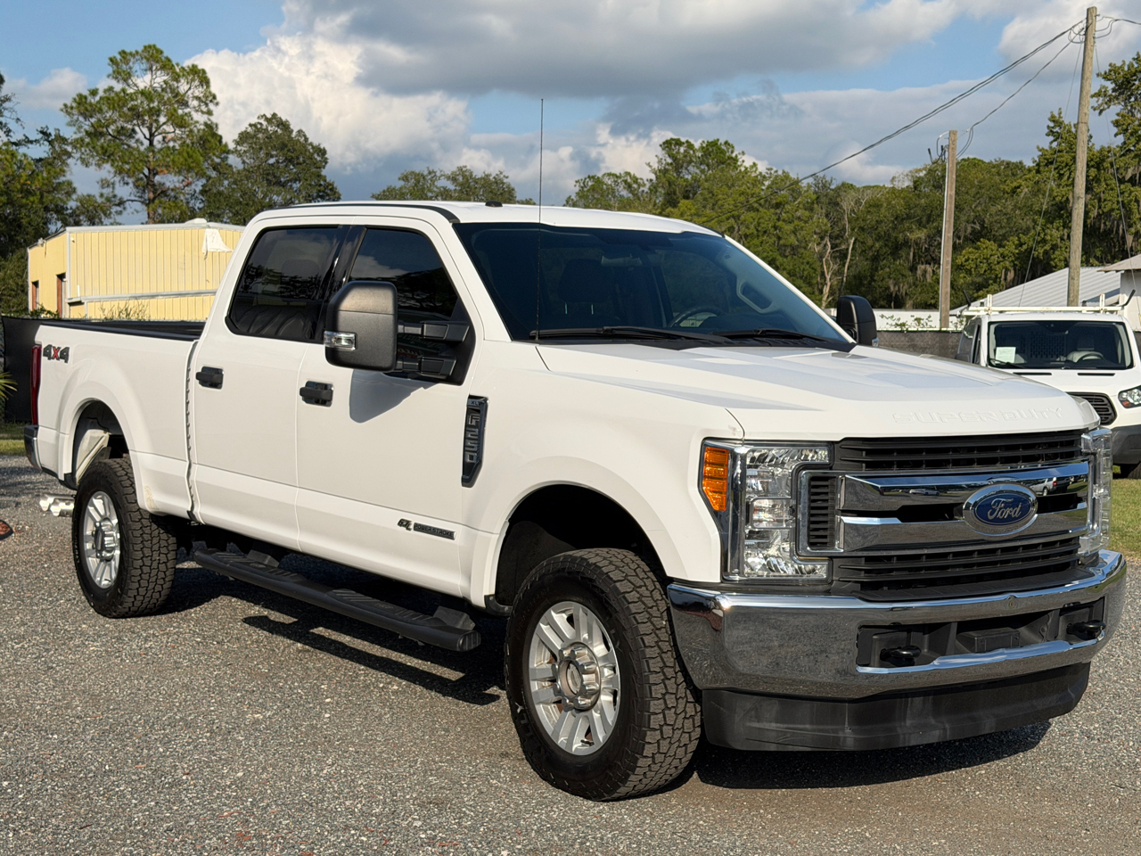2017 Ford F-250 XLT photo 2