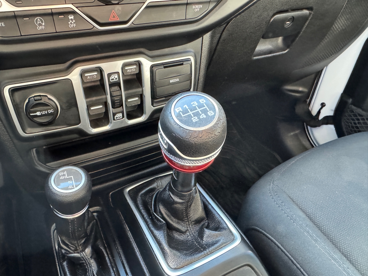 Jeep Wrangler Unlimited Sport 2018