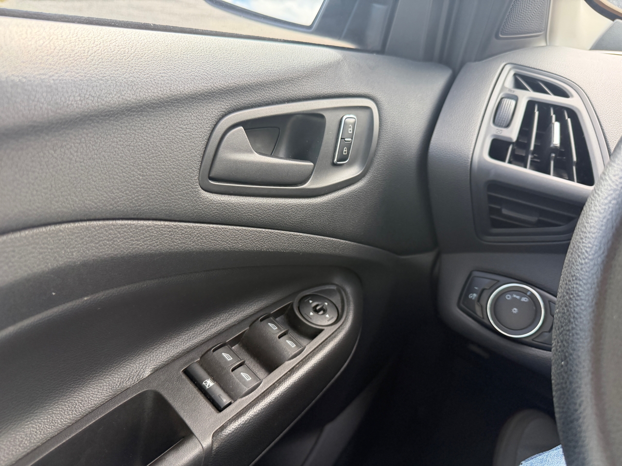 Ford Escape S FWD 2014