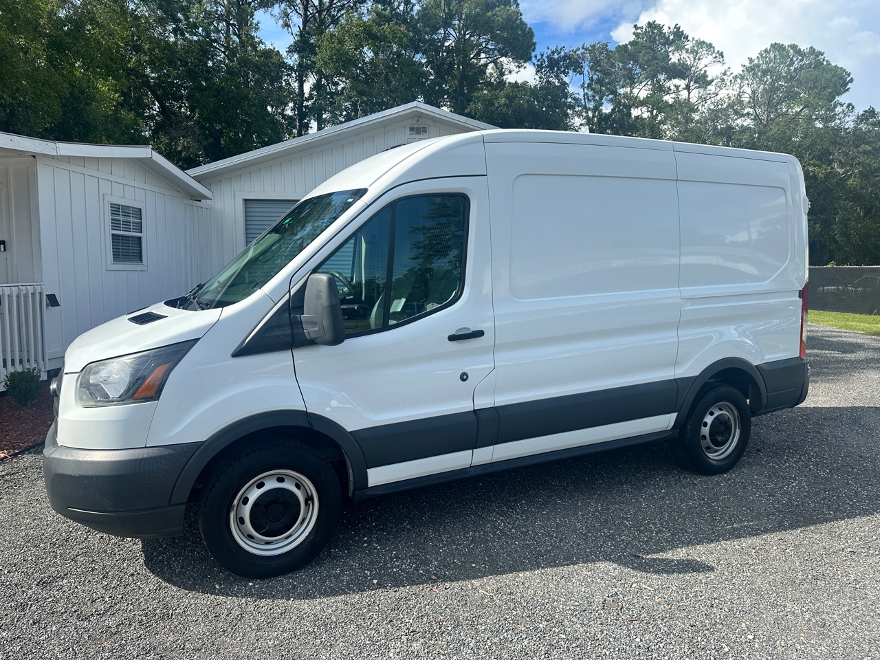 Ford Transit 150 Van Med. Roof w/Sliding Pass. 130-in. WB 2018