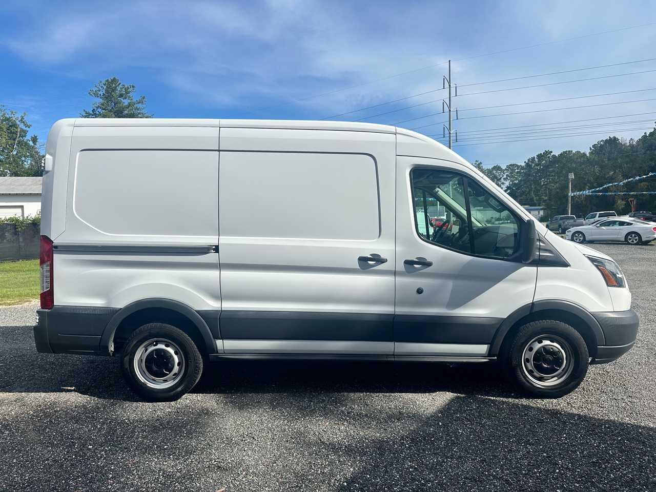 Ford Transit 150 Van Med. Roof w/Sliding Pass. 130-in. WB 2018