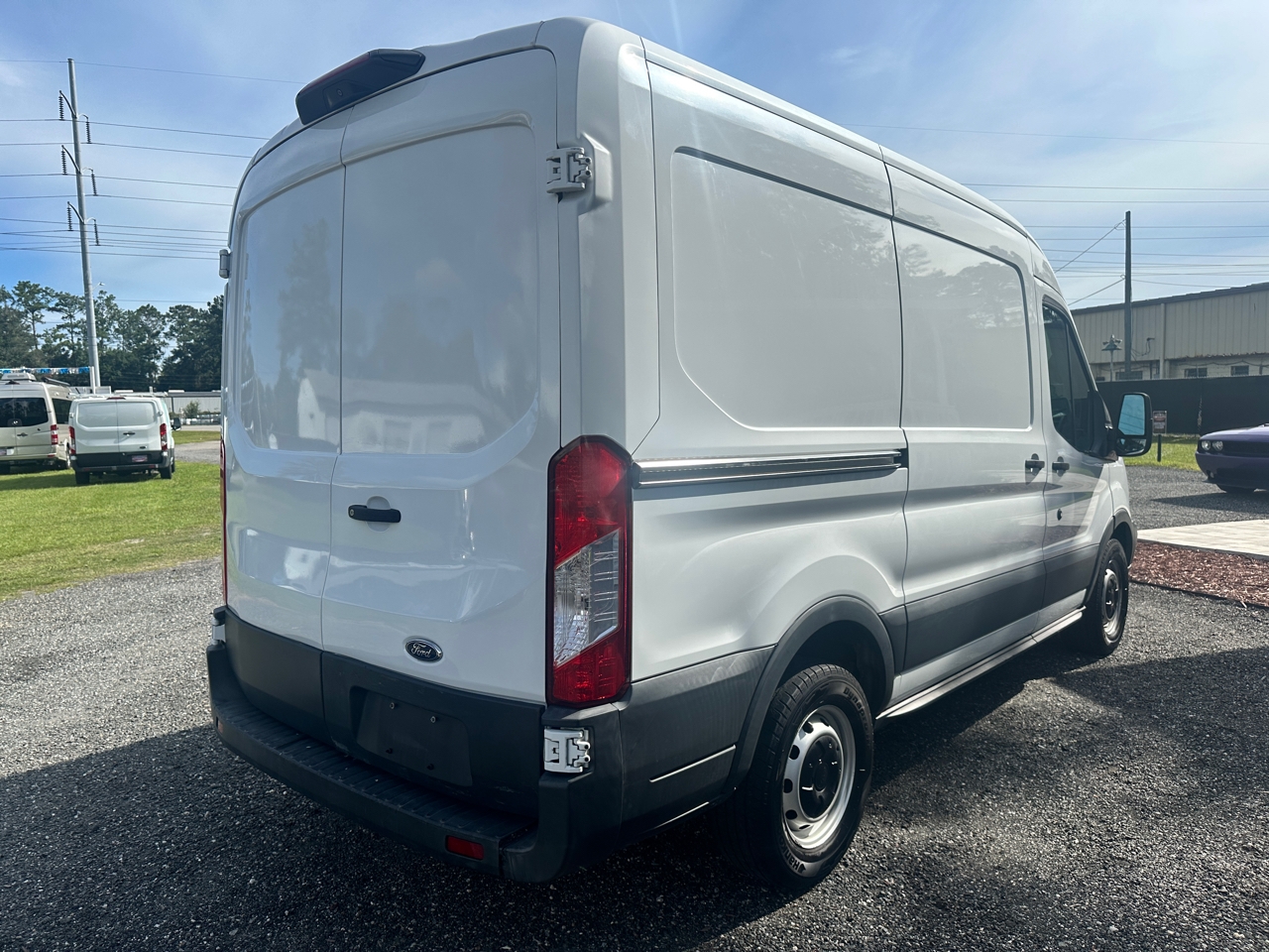 Ford Transit 150 Van Med. Roof w/Sliding Pass. 130-in. WB 2018