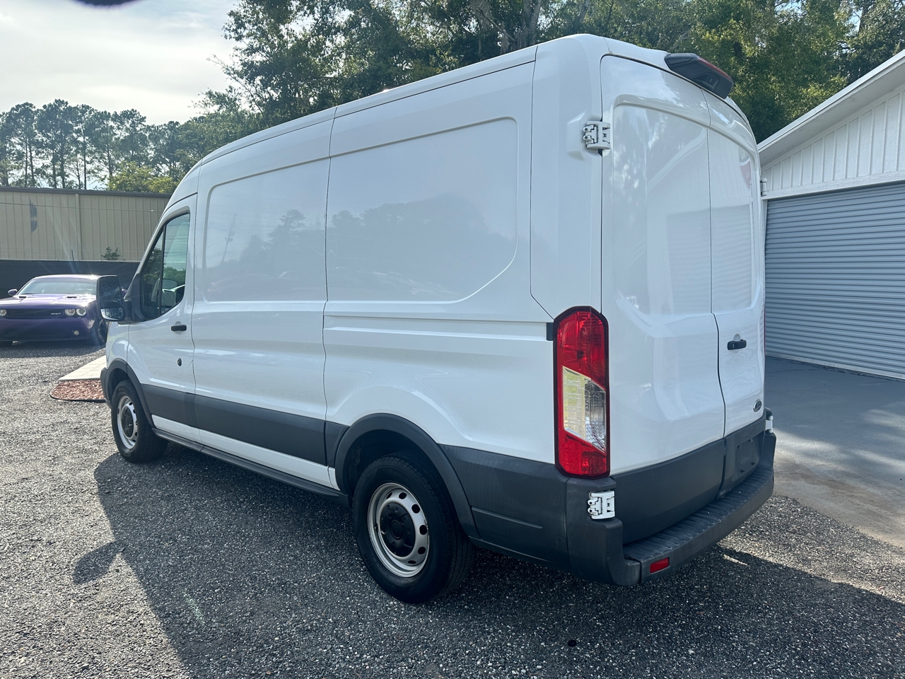 Ford Transit 150 Van Med. Roof w/Sliding Pass. 130-in. WB 2018
