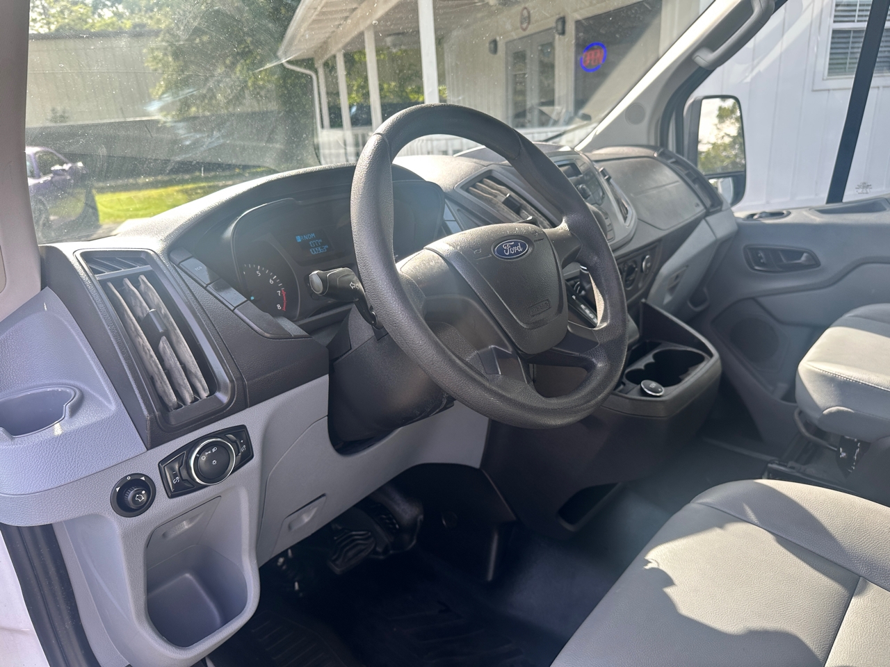 Ford Transit 150 Van Med. Roof w/Sliding Pass. 130-in. WB 2018