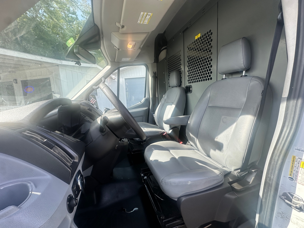 Ford Transit 150 Van Med. Roof w/Sliding Pass. 130-in. WB 2018