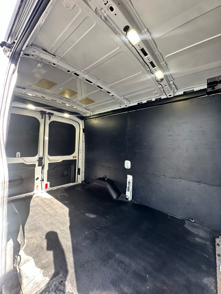 Ford Transit 150 Van Med. Roof w/Sliding Pass. 130-in. WB 2018