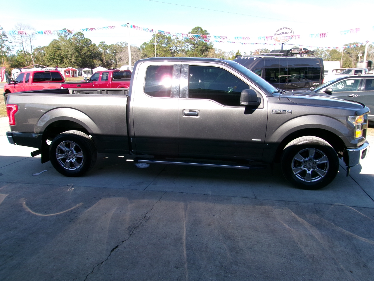 Ford F-150 XL SuperCab 6.5-ft. Bed 2WD 2017