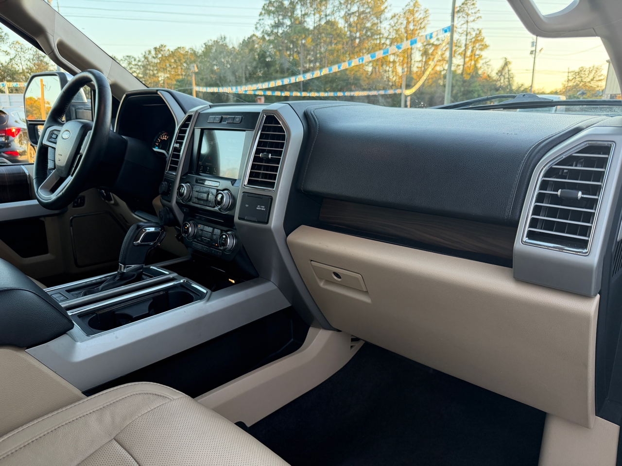 Ford F-150 Lariat SuperCrew 5.5-ft. Bed 4WD 2016