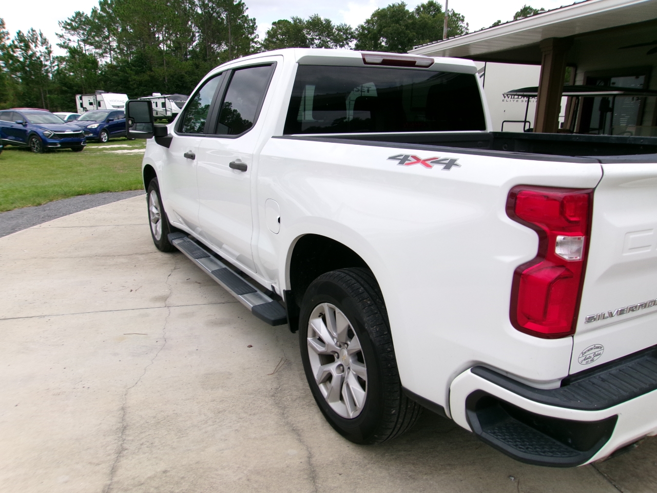 Chevrolet Silverado 1500 Custom Crew Cab Short Box 4WD 2021