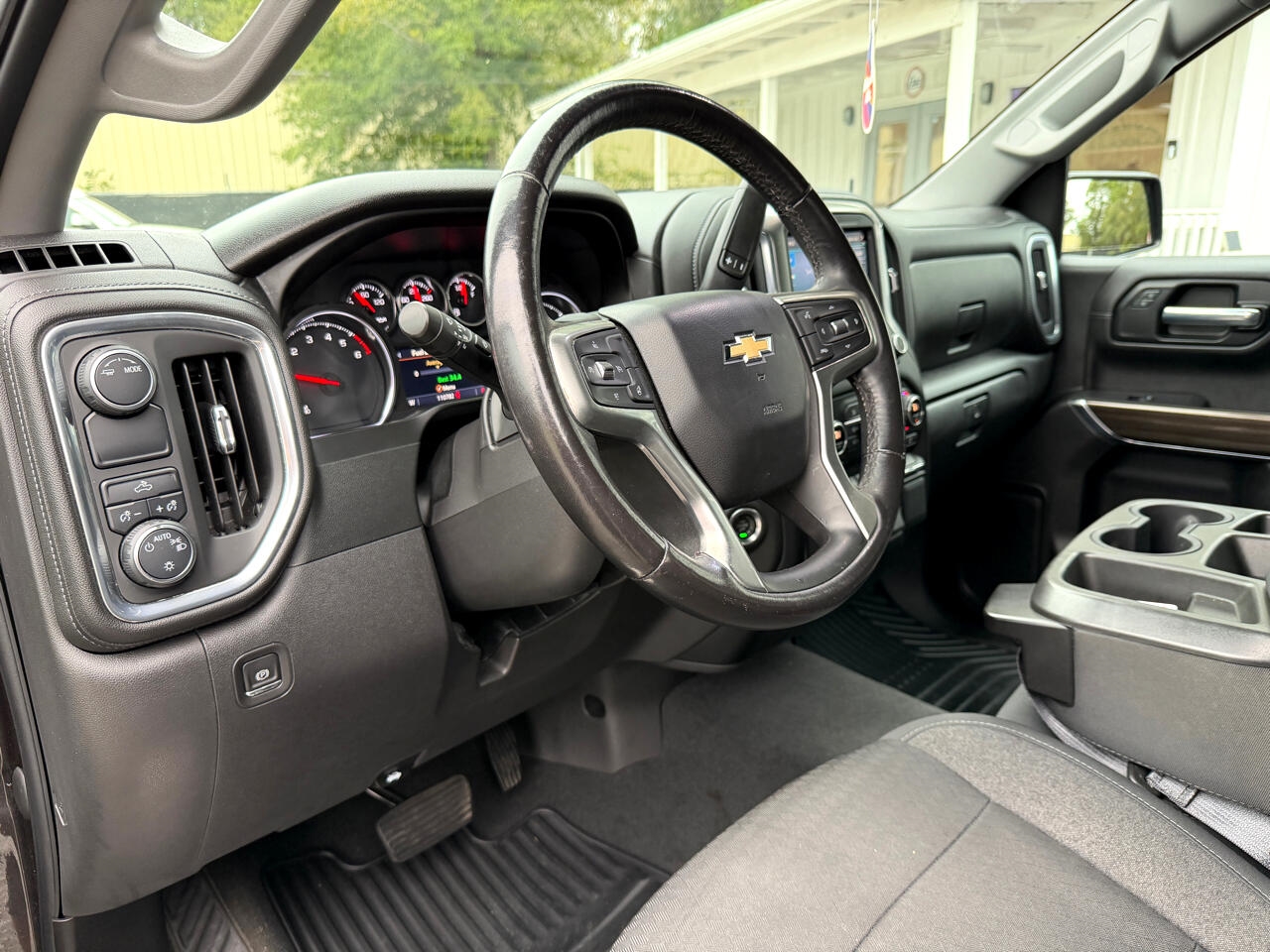 Chevrolet Silverado 1500 LT Crew Cab 2WD 2021