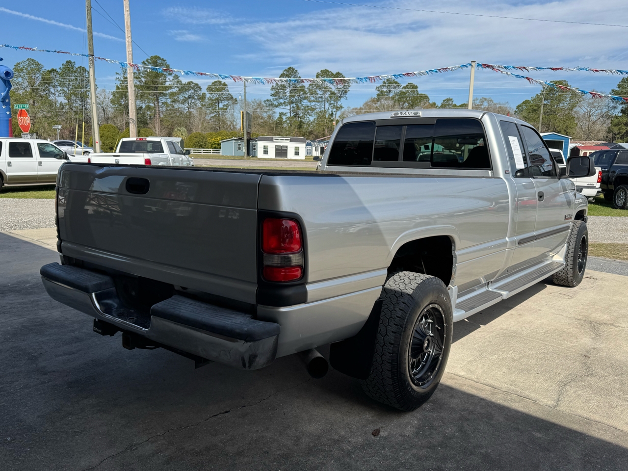 Dodge Ram 2500 Quad Cab Short Bed 2WD 2001