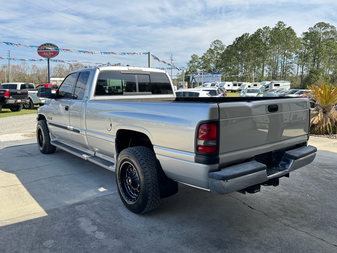 Dodge Ram 2500 Quad Cab Short Bed 2WD 2001