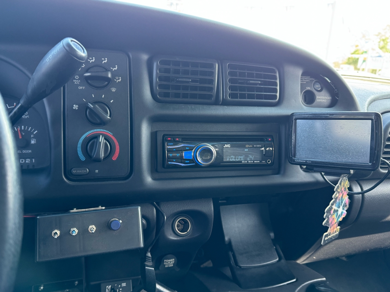 Dodge Ram 2500 Quad Cab Short Bed 2WD 2001