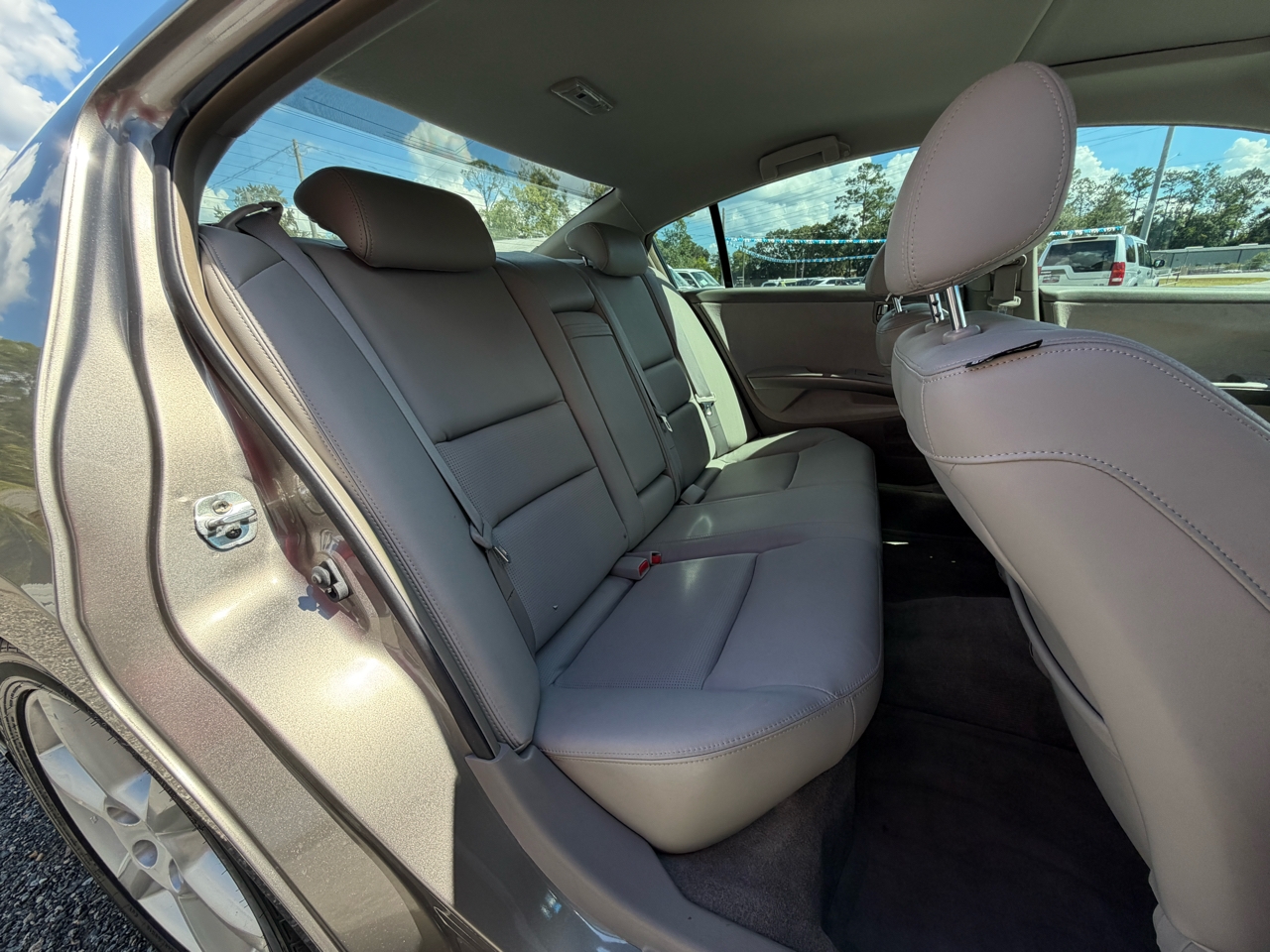 Nissan Maxima SE 2004