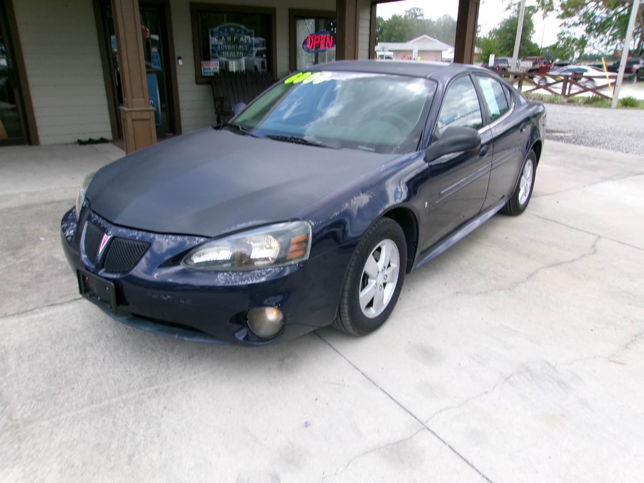 Pontiac Grand Prix Sedan 2008