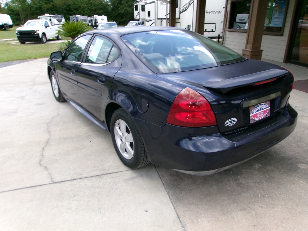 Pontiac Grand Prix Sedan 2008