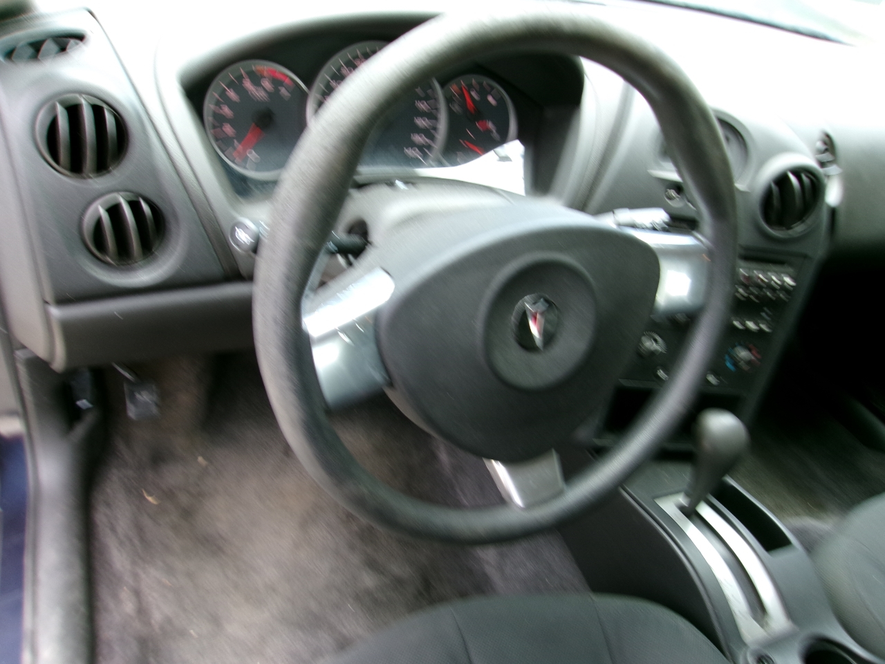 Pontiac Grand Prix Sedan 2008