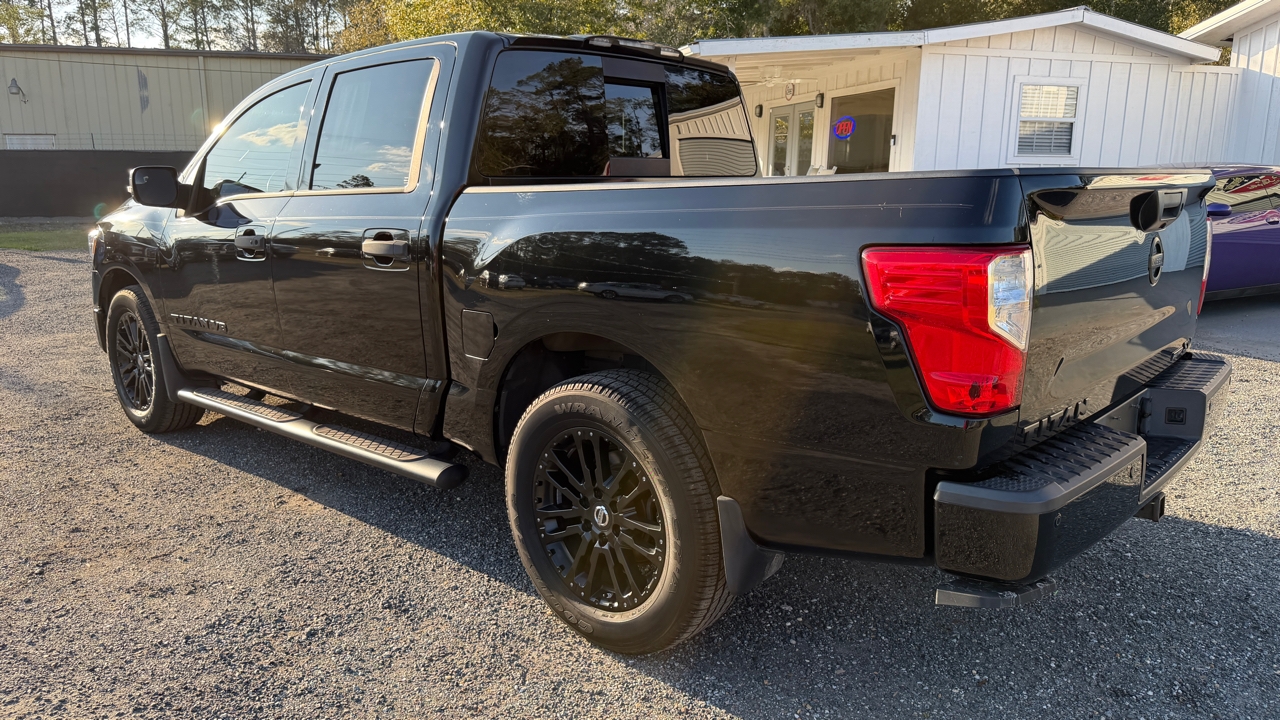 Nissan Titan Platinum Reserve Crew Cab 2WD 2018