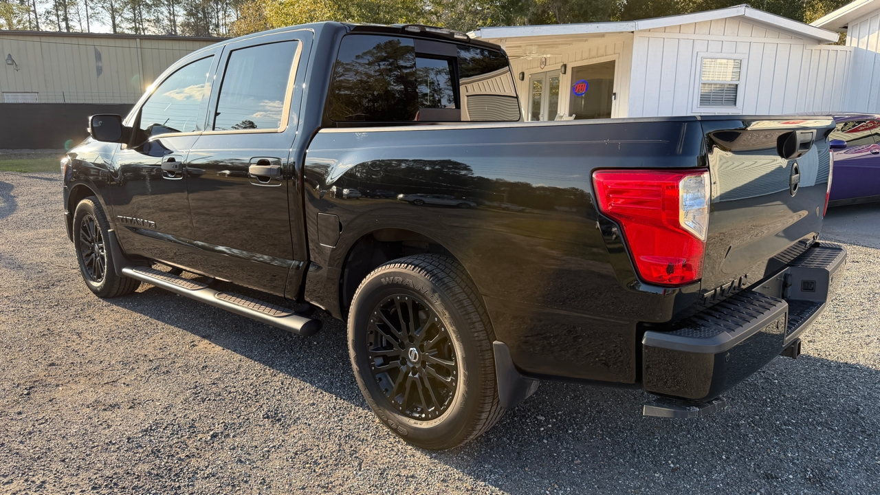 Nissan Titan Platinum Reserve Crew Cab 2WD 2018