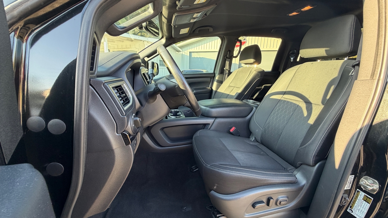 Nissan Titan Platinum Reserve Crew Cab 2WD 2018