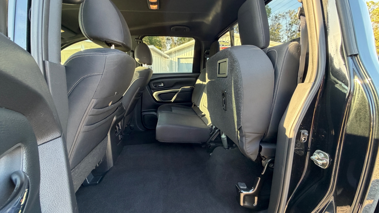 Nissan Titan Platinum Reserve Crew Cab 2WD 2018
