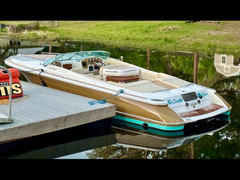 2004 Chris-Craft Cabin Cruiser 