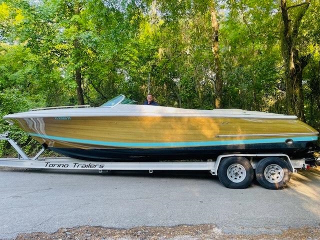 Chris-Craft Cabin Cruiser  2004