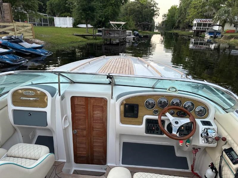 Chris-Craft Cabin Cruiser  2004