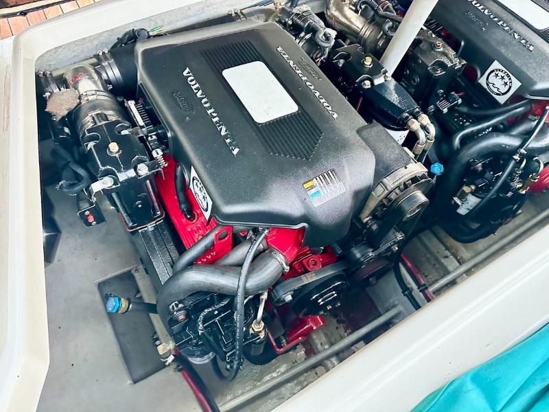 Chris-Craft Cabin Cruiser  2004