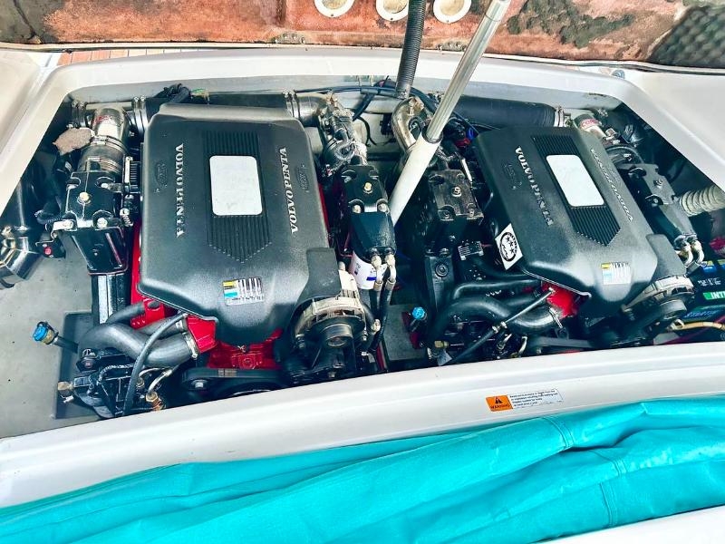 Chris-Craft Cabin Cruiser  2004