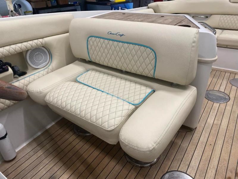 Chris-Craft Cabin Cruiser  2004