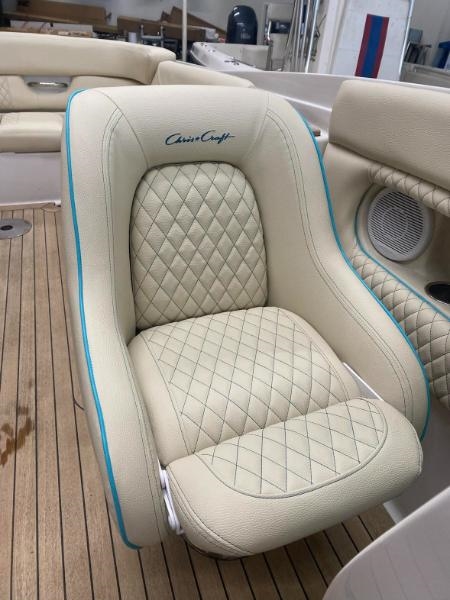 Chris-Craft Cabin Cruiser  2004