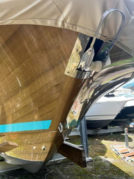 Chris-Craft Cabin Cruiser  2004