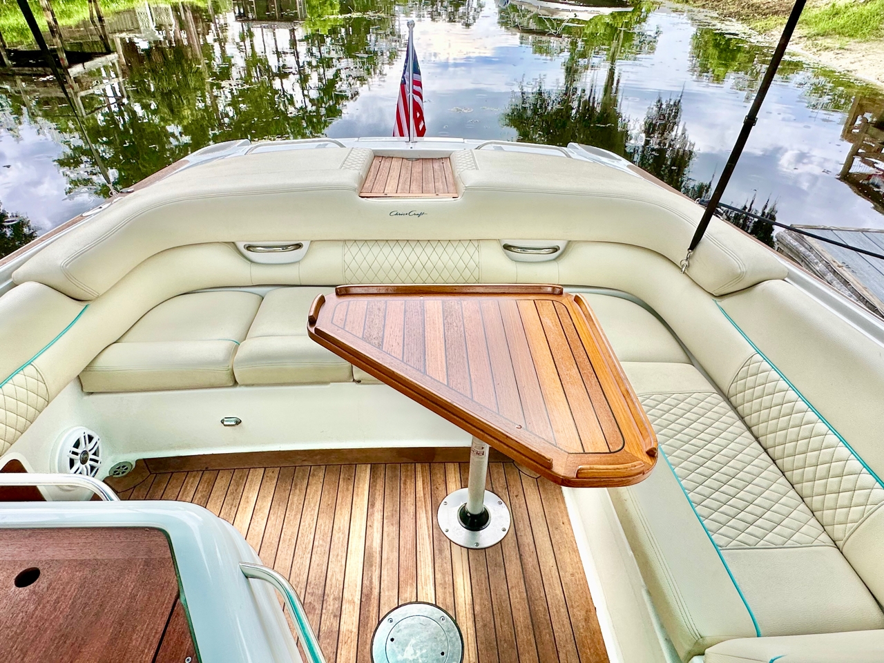 Chris-Craft Cabin Cruiser  2004