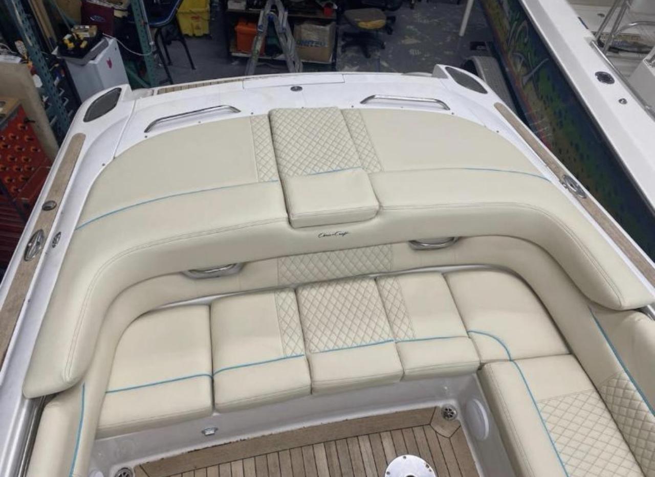 Chris-Craft Cabin Cruiser  2004