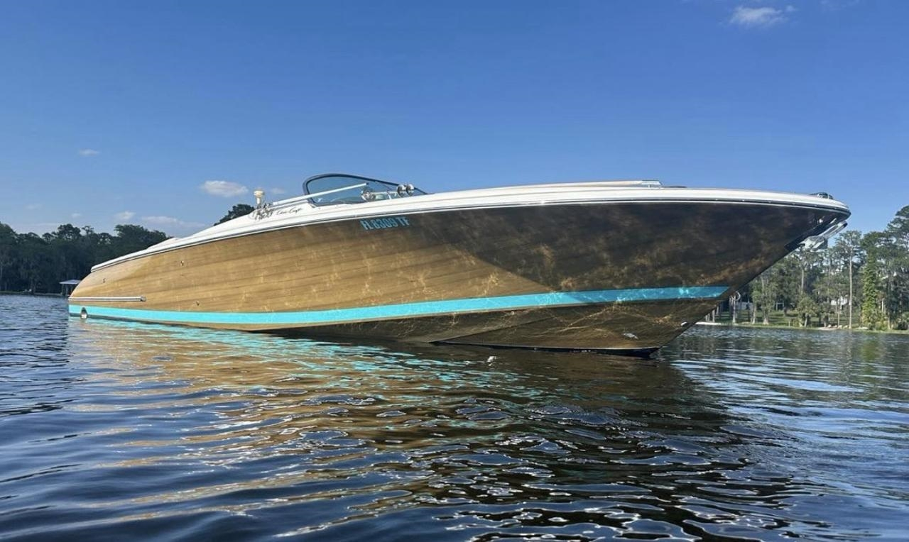 Chris-Craft Cabin Cruiser  2004