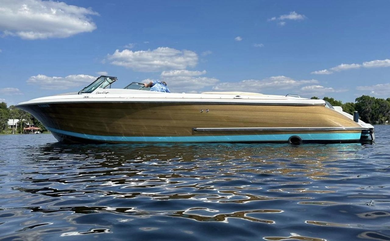 Chris-Craft Cabin Cruiser  2004