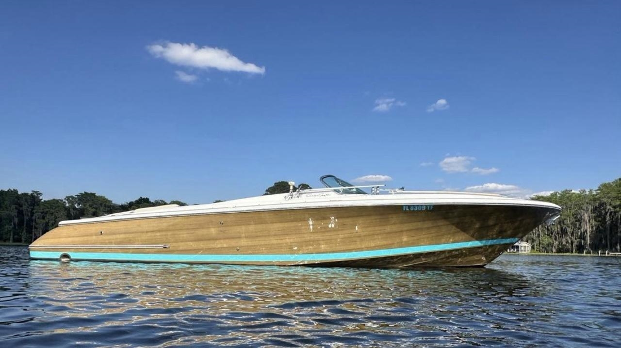 Chris-Craft Cabin Cruiser  2004