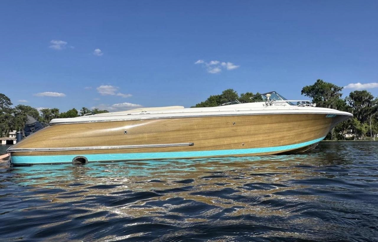 Chris-Craft Cabin Cruiser  2004