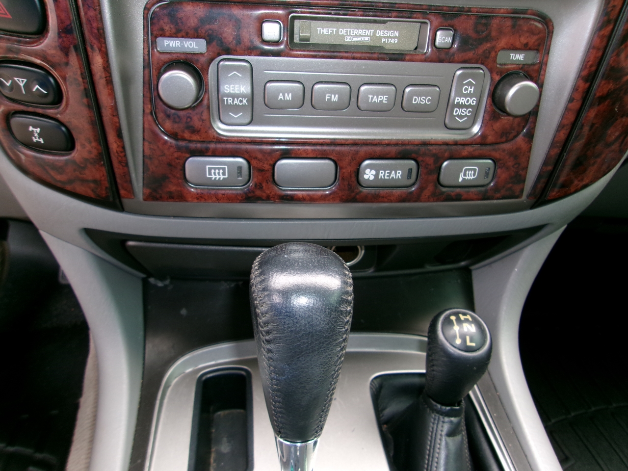 Toyota Land Cruiser 4WD 2004