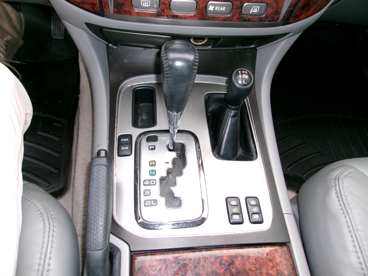 Toyota Land Cruiser 4WD 2004