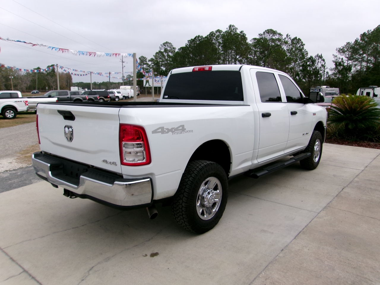 RAM 2500 Tradesman Crew Cab SWB 4WD 2022