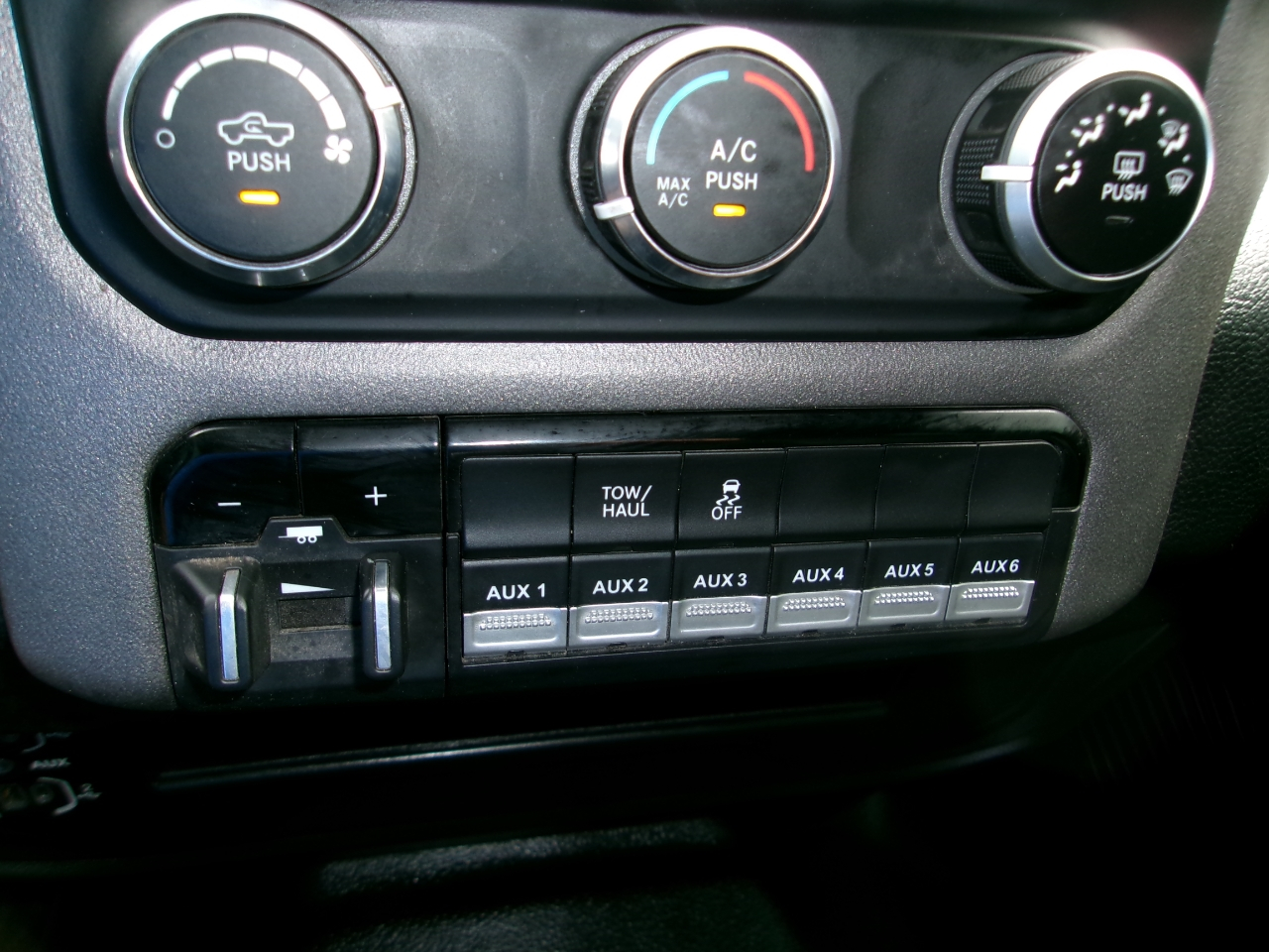 RAM 2500 Tradesman Crew Cab SWB 4WD 2022