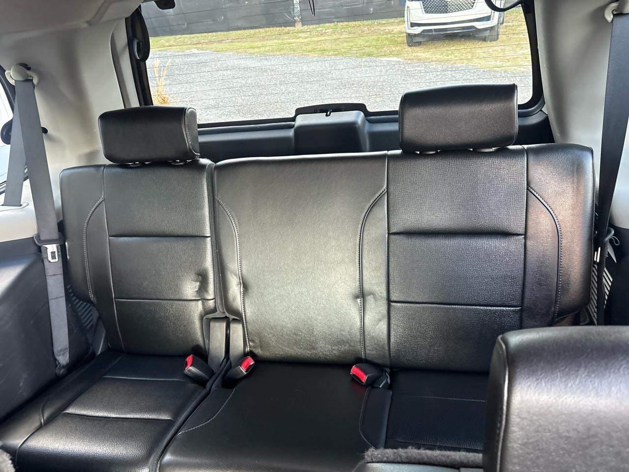 Nissan Armada Platinum 2WD 2010