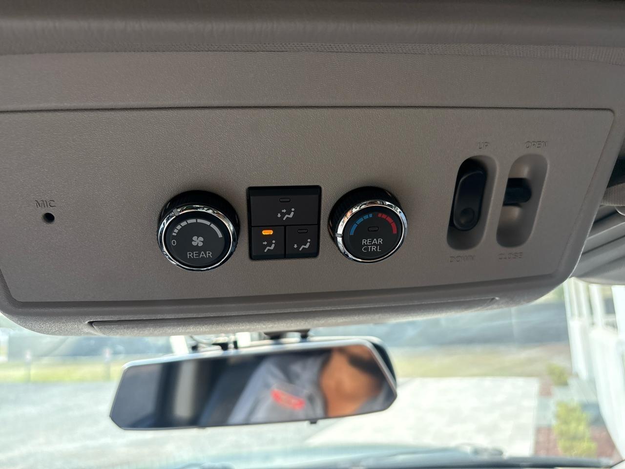 Nissan Armada Platinum 2WD 2010