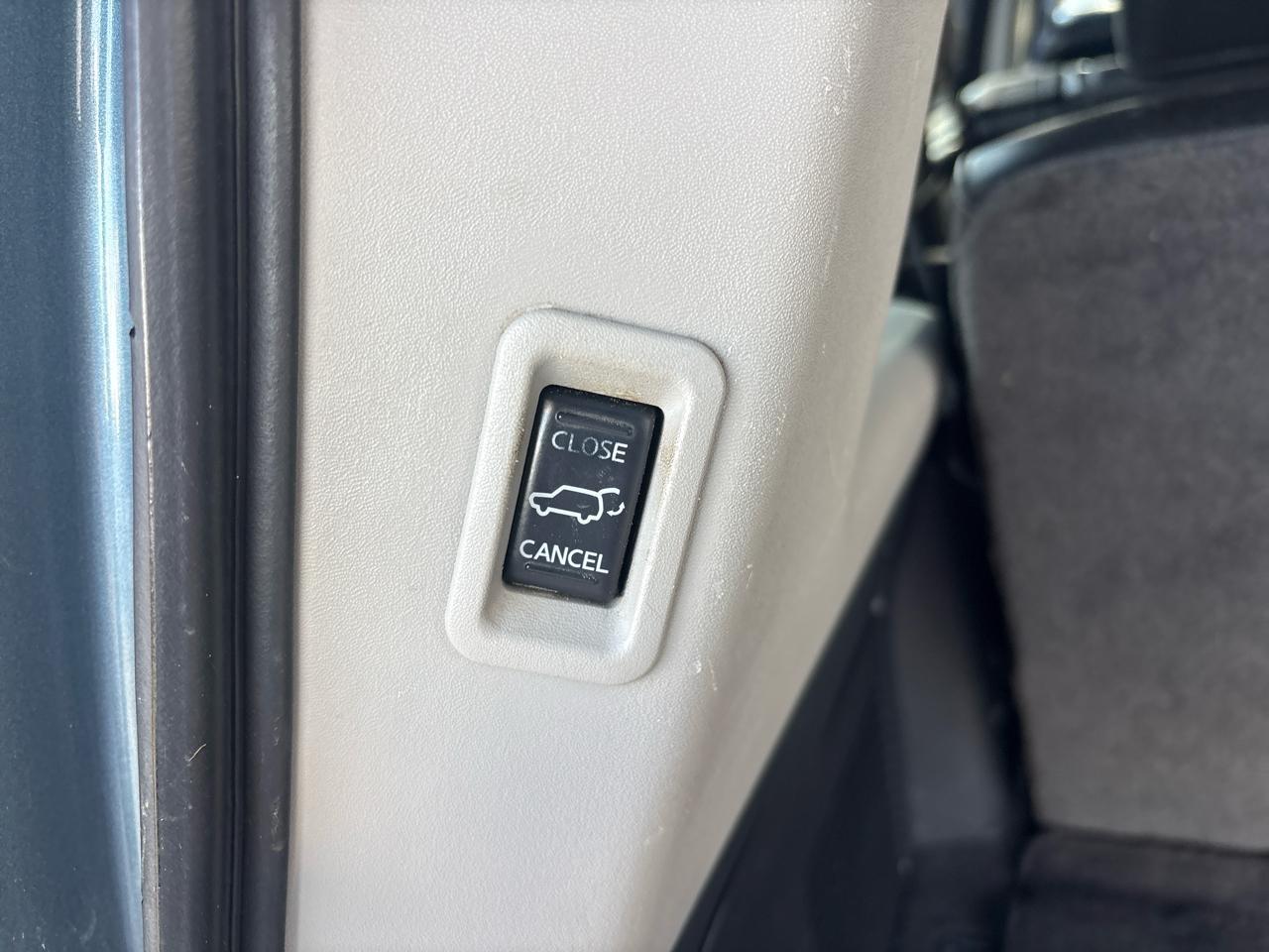 Nissan Armada Platinum 2WD 2010