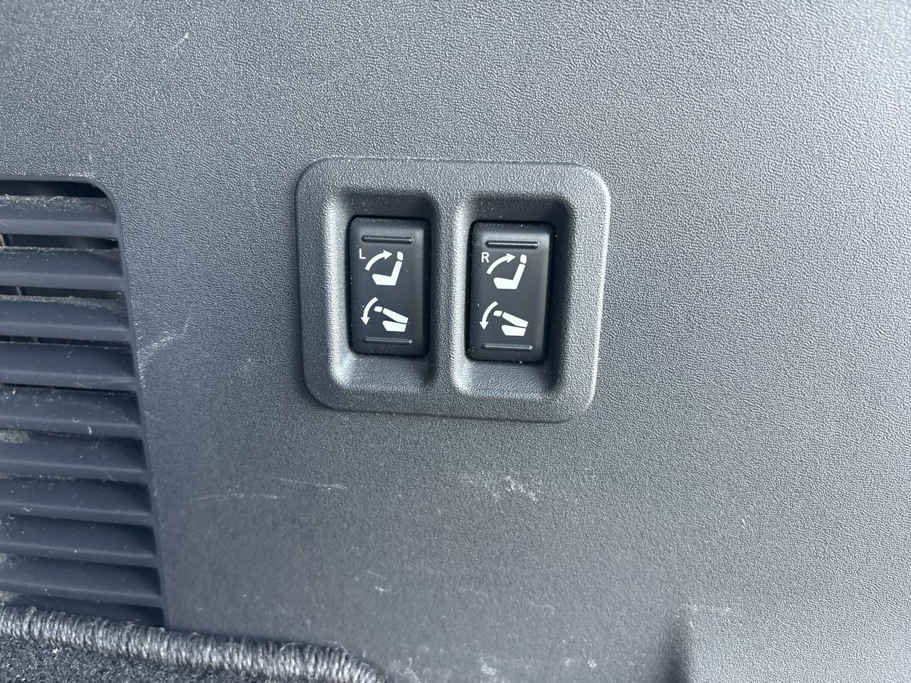 Nissan Armada Platinum 2WD 2010