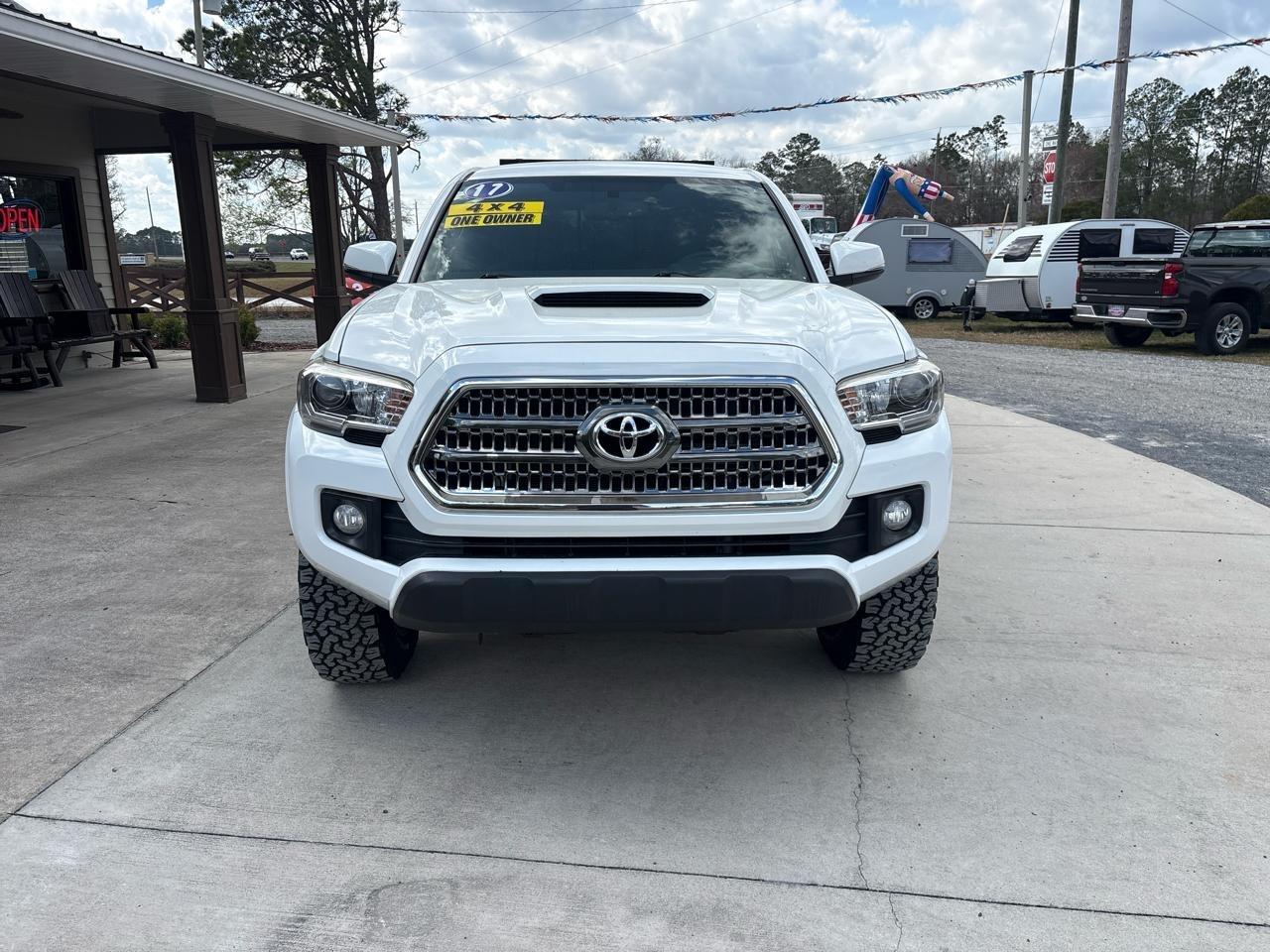 Toyota Tacoma SR5 Double Cab Long Bed V6 6AT 4WD 2017