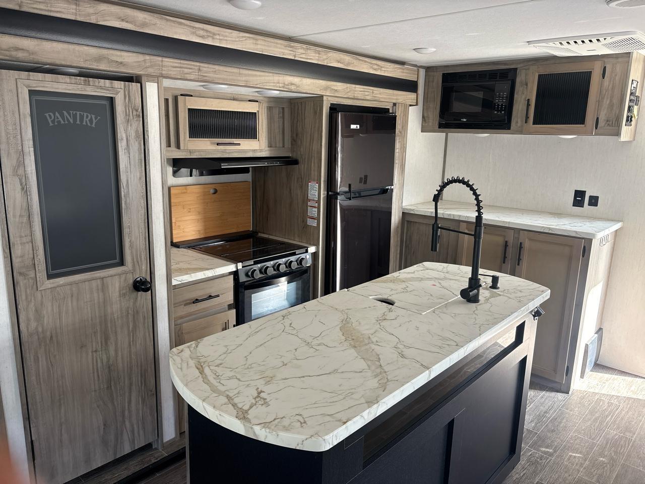 Forest River Alpha Wolf  2021