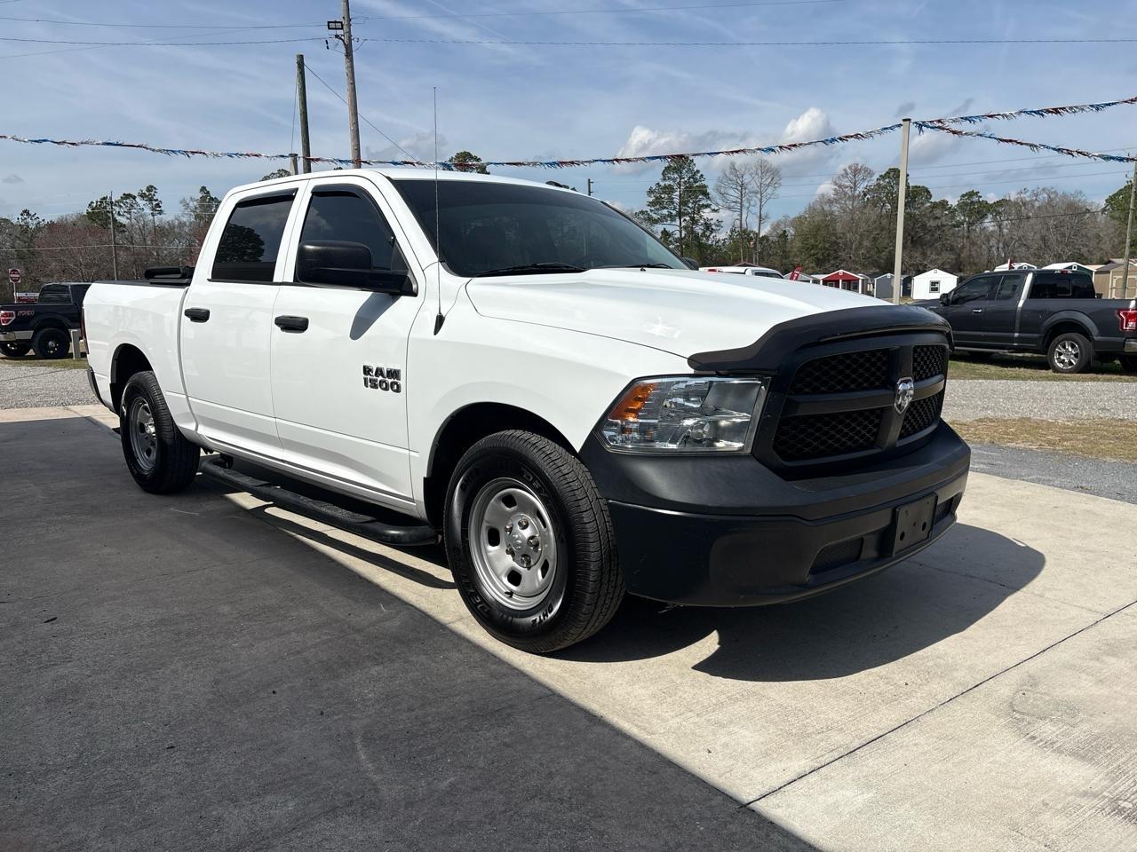 RAM 1500 Tradesman Crew Cab SWB 2WD 2018